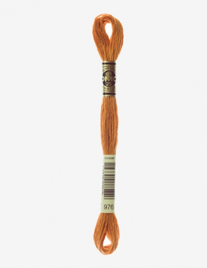 976